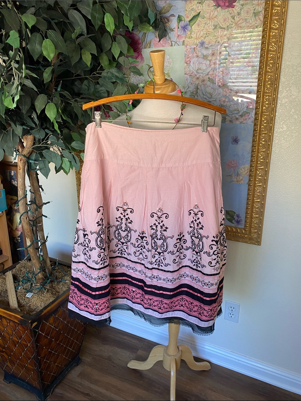 Apt. 9 Pink A-Line Skirt with Black Scroll Border